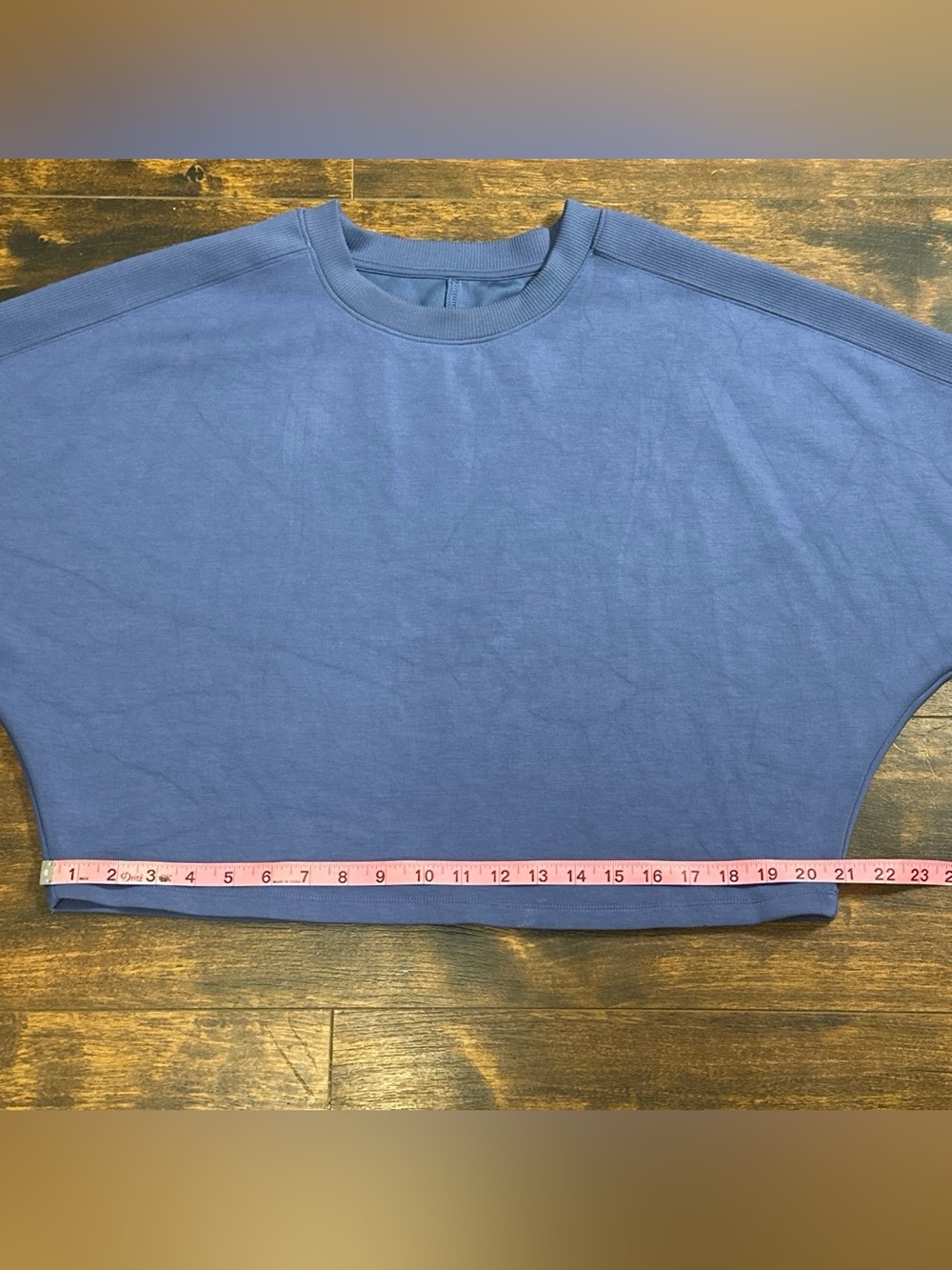 Super Soft Periwinkle Blue Cropped Sweatshirt T/S by Thrive Sz M 💙✨ - Picture 4 of 5